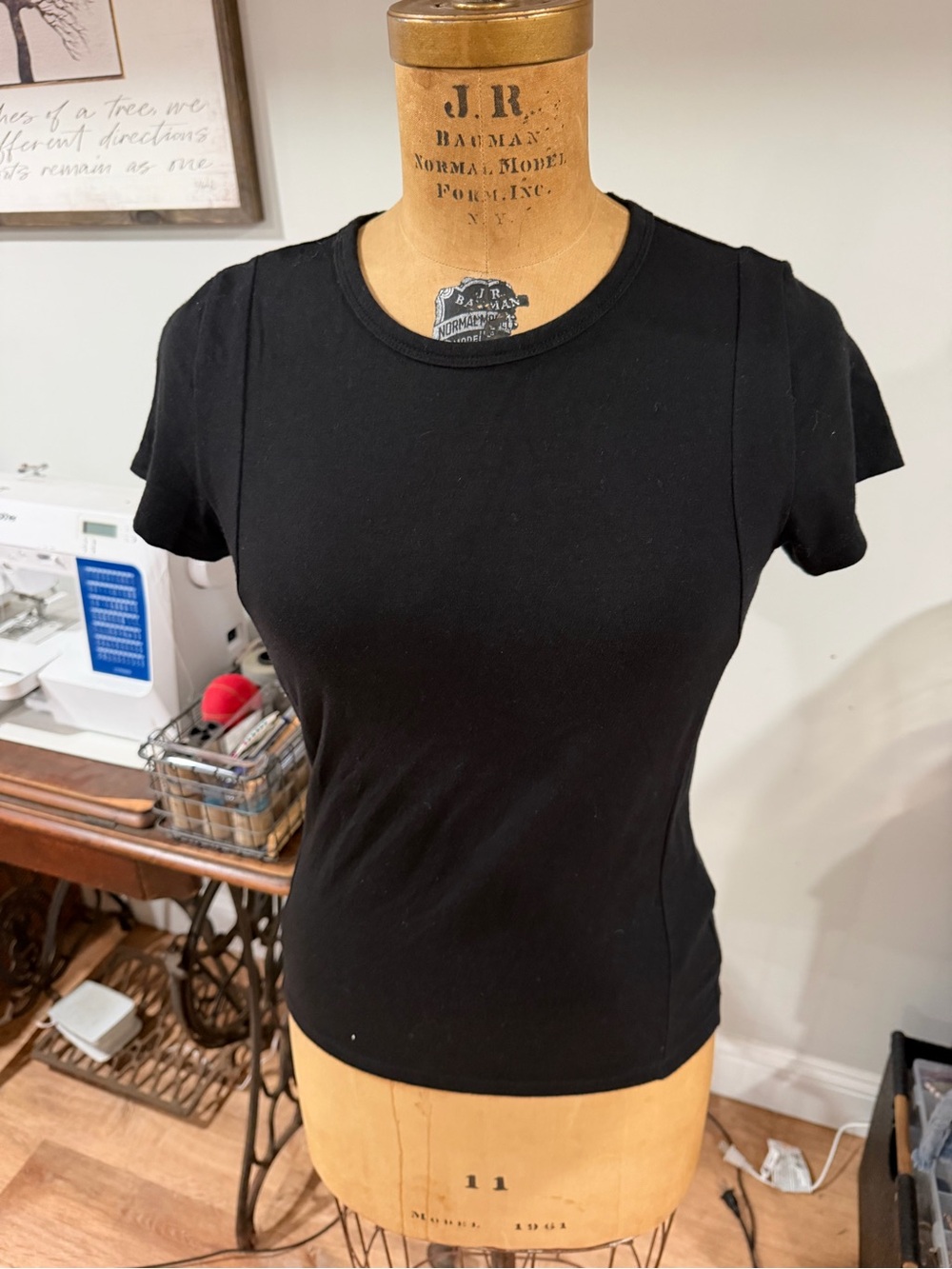 Women's Black Short Sleeve Crewneck Tee
